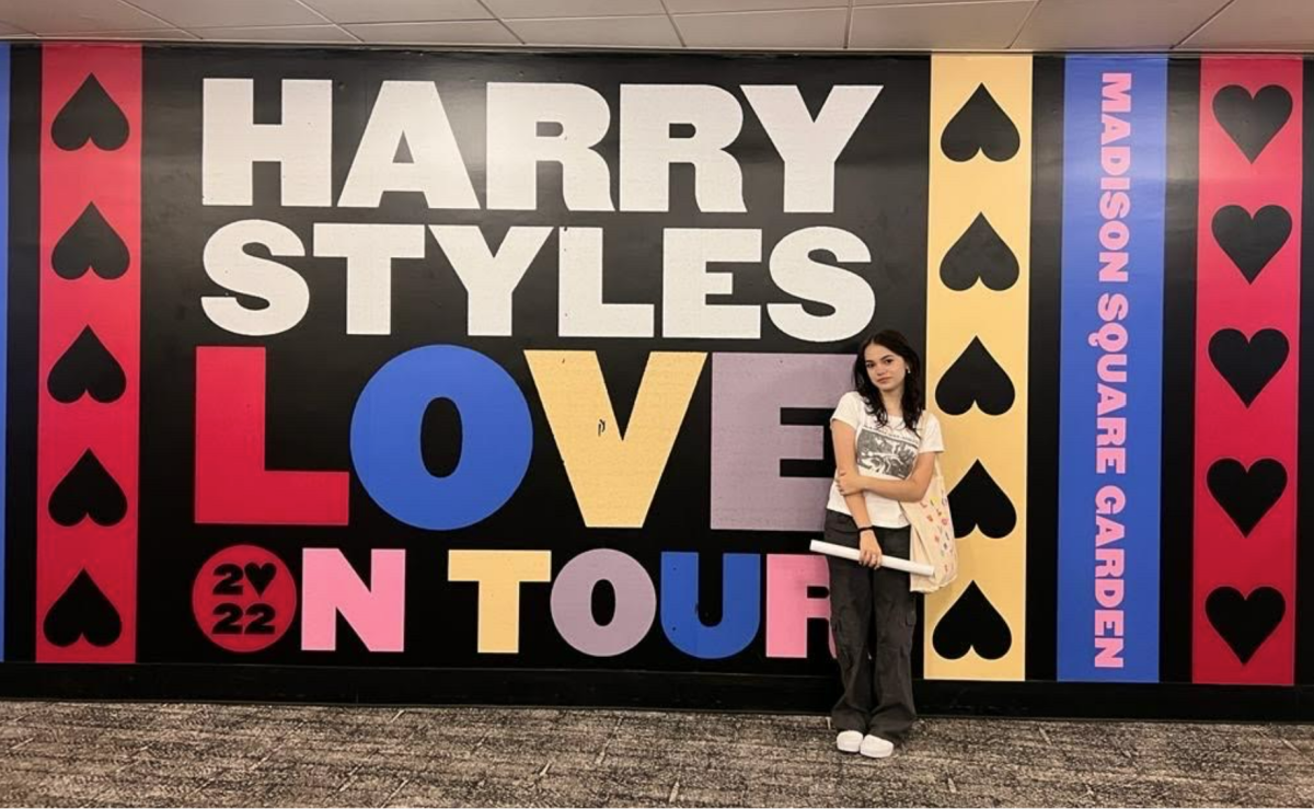 Sofia Britton (12) at Harry Styles Love On Tour at Madison Square Garden, during Styles' solo career. 